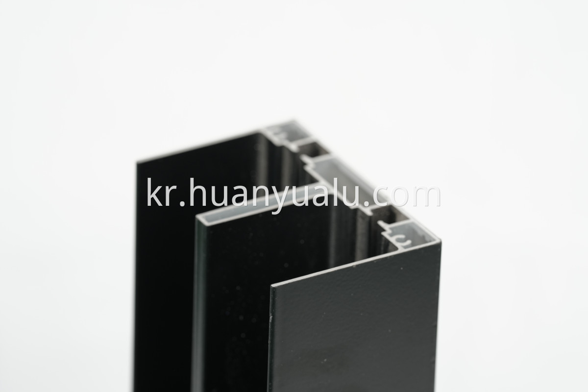 Hanging rail sliding door